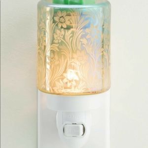 Scentsy mini warmer Lily Garden
